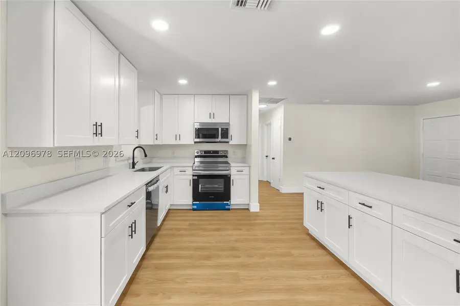 417 SW 1st Ave, Boynton Beach, FL 33435 - #2