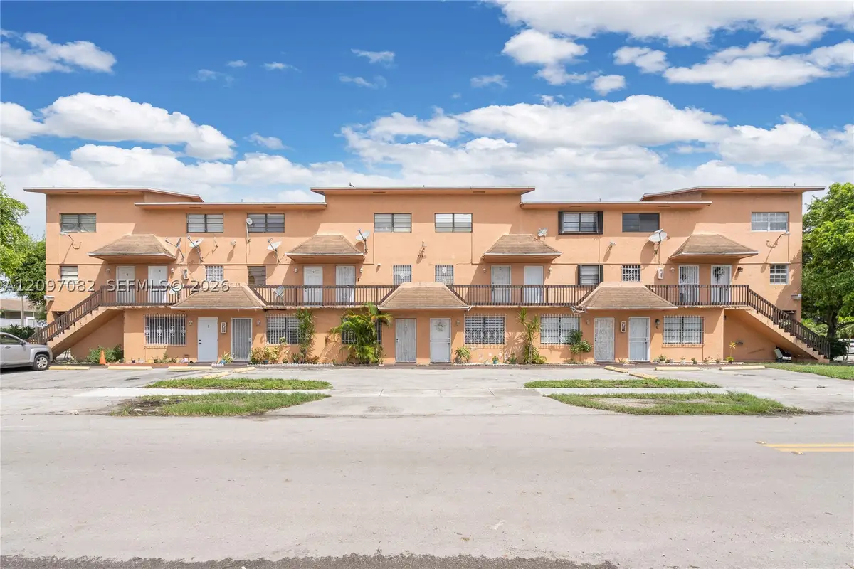 2261 W 53rd St #13, Hialeah, FL 33016 - #1
