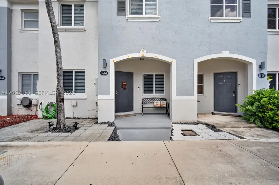1661 SE 30th St, Homestead, FL 33035 - #3