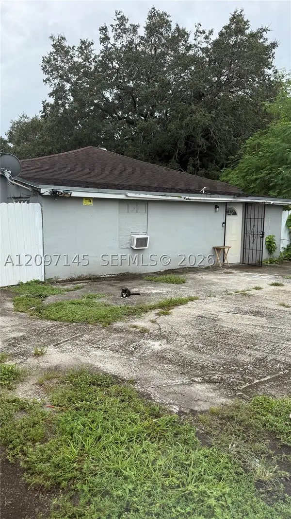 2240 NW 102nd St, Miami, FL 33147