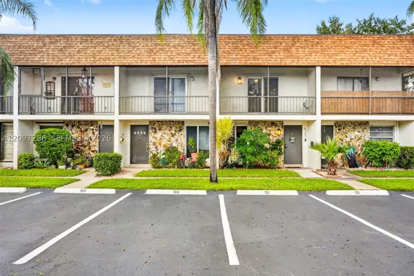 5207 SW 40th Ave #52, Dania Beach, FL 33314