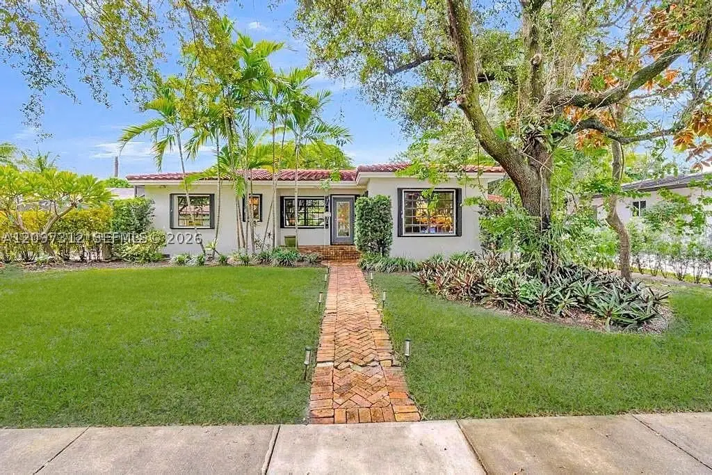 364 Navarre Dr, Miami Springs, FL 33166 - #1