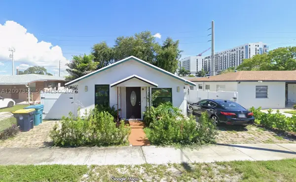 206 SW 2nd Ter, Dania Beach, FL 33004