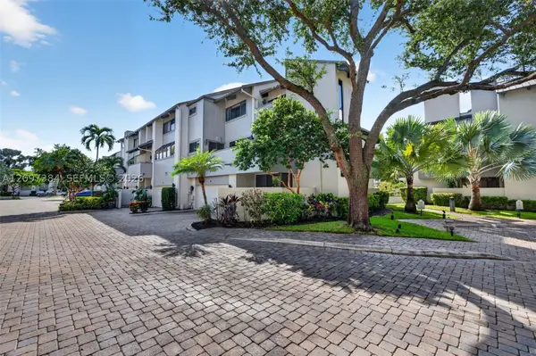 8 Port Side Dr #8A, Fort Lauderdale, FL 33316