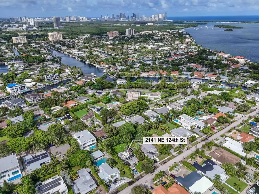 2141 NE 124th St, North Miami, FL 33181 - #3