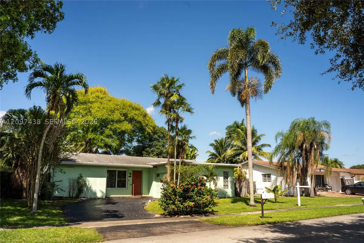1010 NW 93rd Ter, Pembroke Pines, FL 33024 - #1