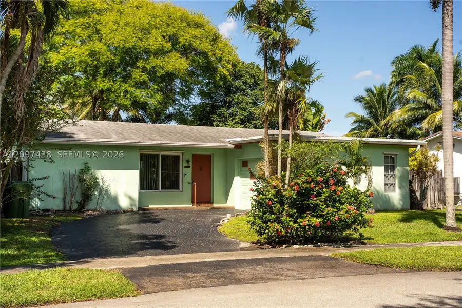 1010 NW 93rd Ter, Pembroke Pines, FL 33024 - #3