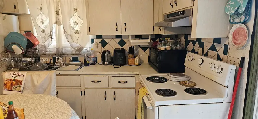 216 NW 7th Ct, Hallandale Beach, FL 33009 - #3