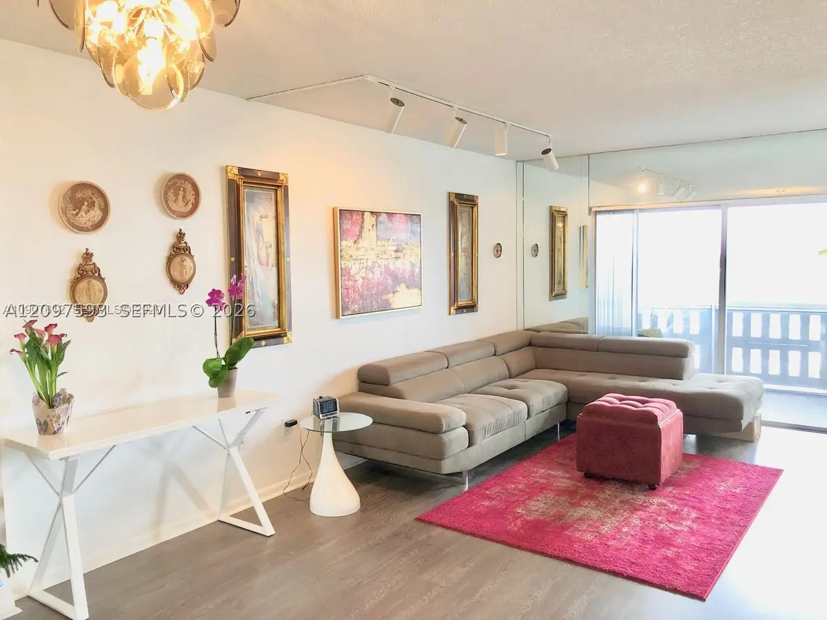 4001 Hillcrest Dr #PH6, Hollywood, FL 33021 - #1