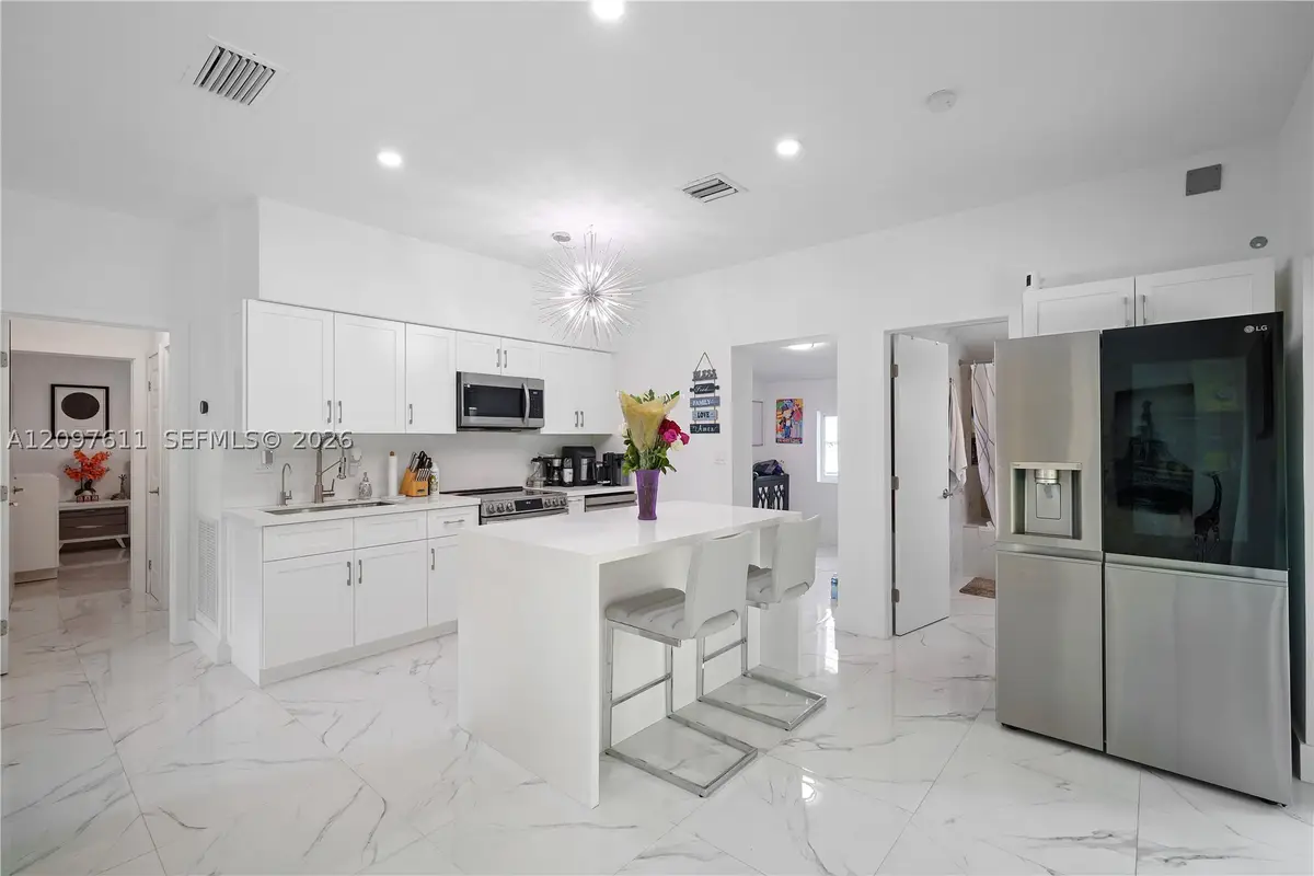 925 NE 4th St, Hallandale Beach, FL 33009 - #1