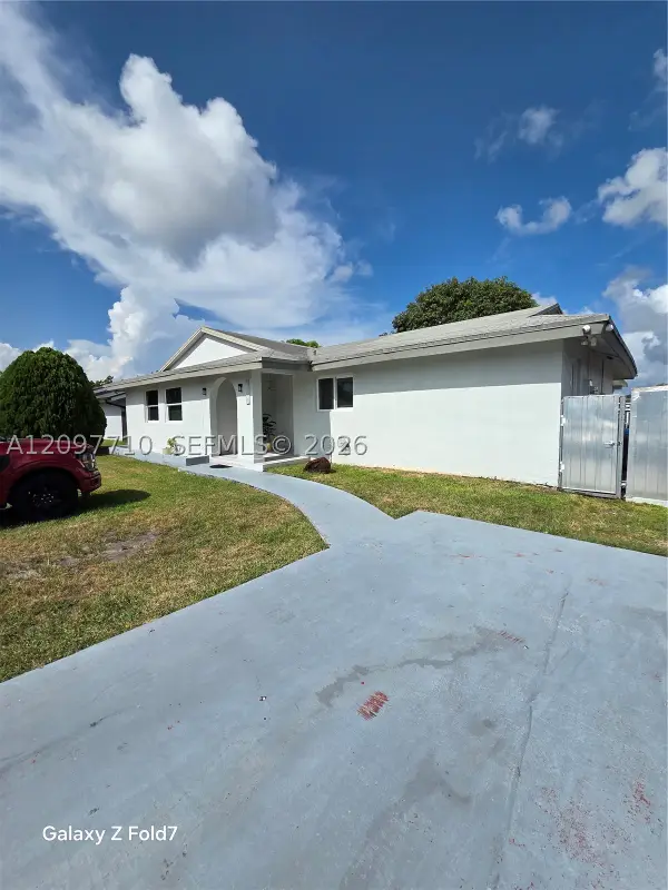 16884 SW 109th Ct, Miami, FL 33157