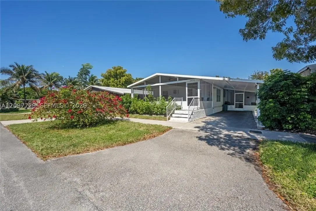 3031 SW 51st St, Fort Lauderdale, FL 33312 - #1