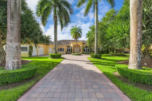 10640 Pegasus St, Davie, FL 33324