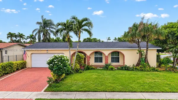 8480 NW 24th Ct, Sunrise, FL 33322