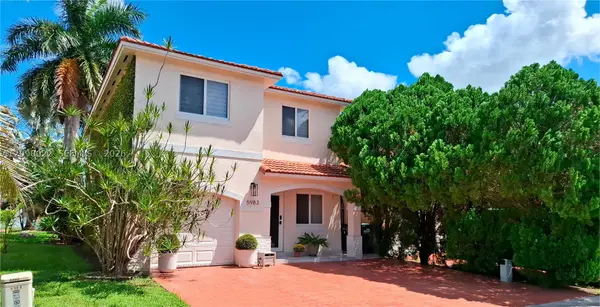 5983 SW 162nd Pl, Miami, FL 33193