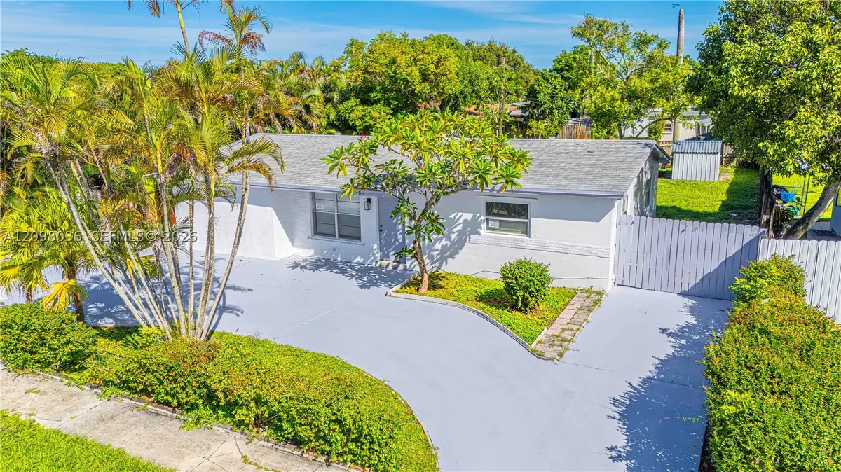 6511 Pierce St, Hollywood, FL 33024 - #1