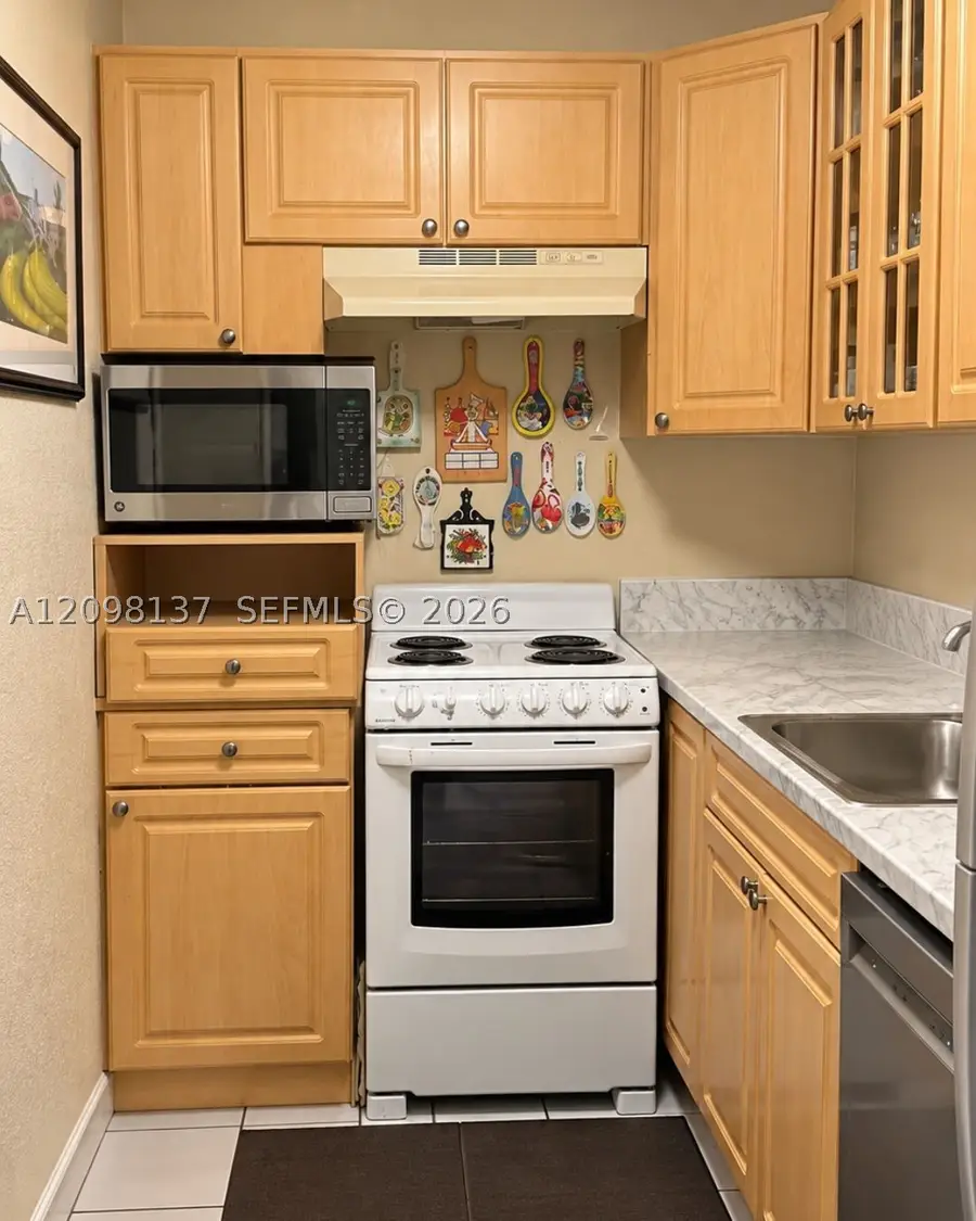 4713 NW 7th St #204-1, Miami, FL 33126 - #2
