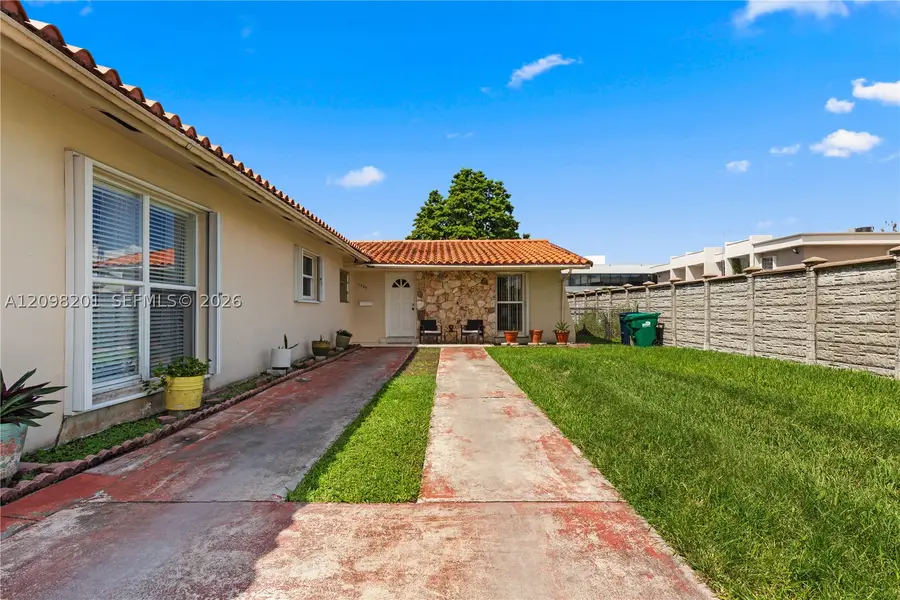 2450 SW 90th Ave, Miami, FL 33165 - #2