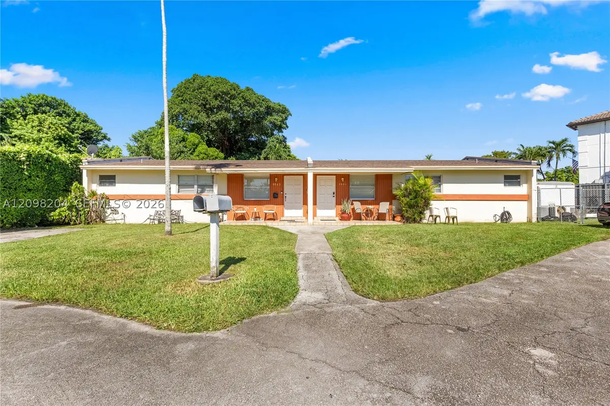 9041 SW 42nd St, Miami, FL 33165 - #1