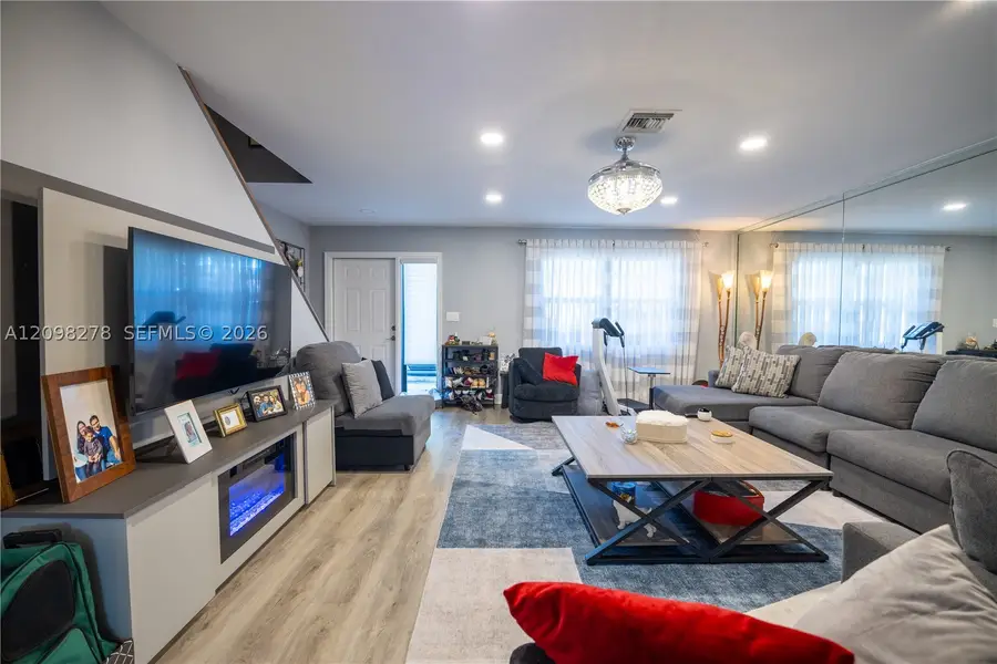 898 NW 47th St, Deerfield Beach, FL 33064 - #2