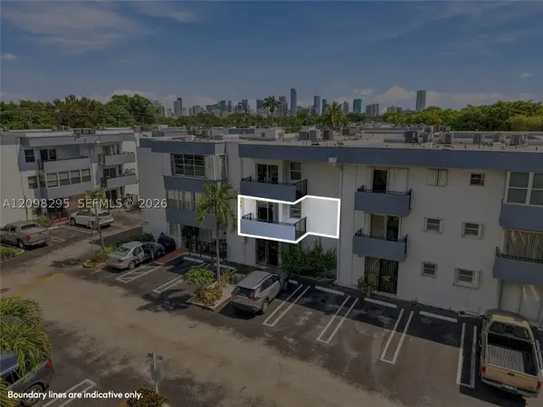 1800 SW 25th St #2204, Miami, FL 33133