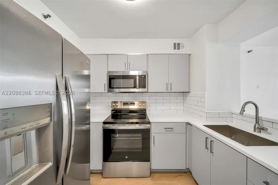 501 SW 1st St #502, Miami, FL 33130 - #3