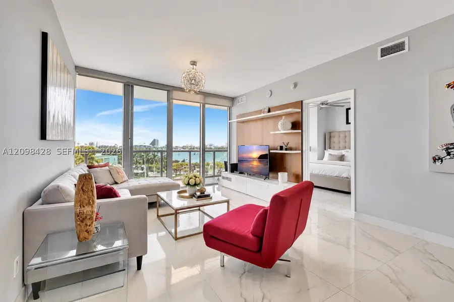 888 Biscayne Blvd #411, Miami, FL 33132 - #2