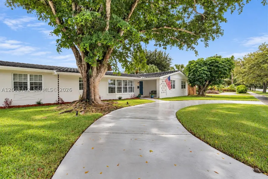 16401 SW 82nd Ave, Palmetto Bay, FL 33157 - #2