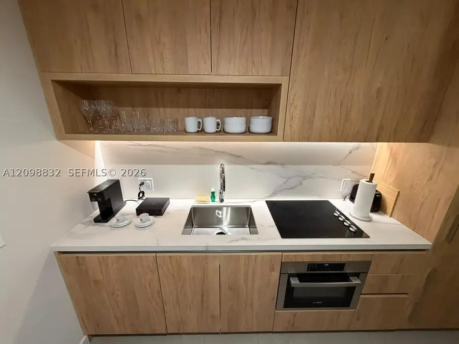 11 NE 6th St #406, Miami, FL 33132 - #2