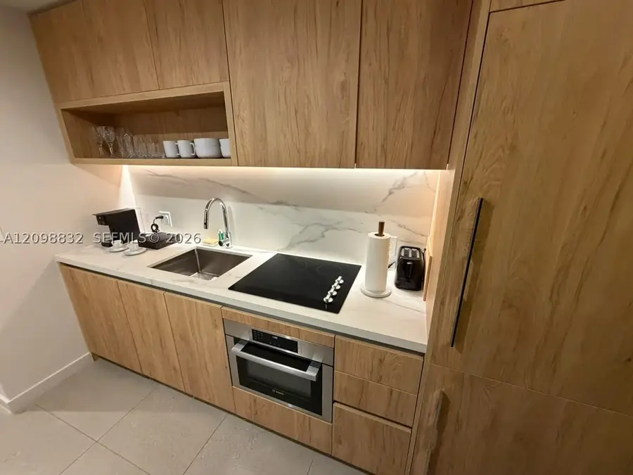 11 NE 6th St #406, Miami, FL 33132 - #3