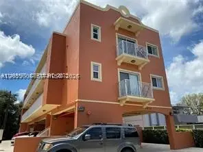 1638 SW 3rd St #302, Miami, FL 33135