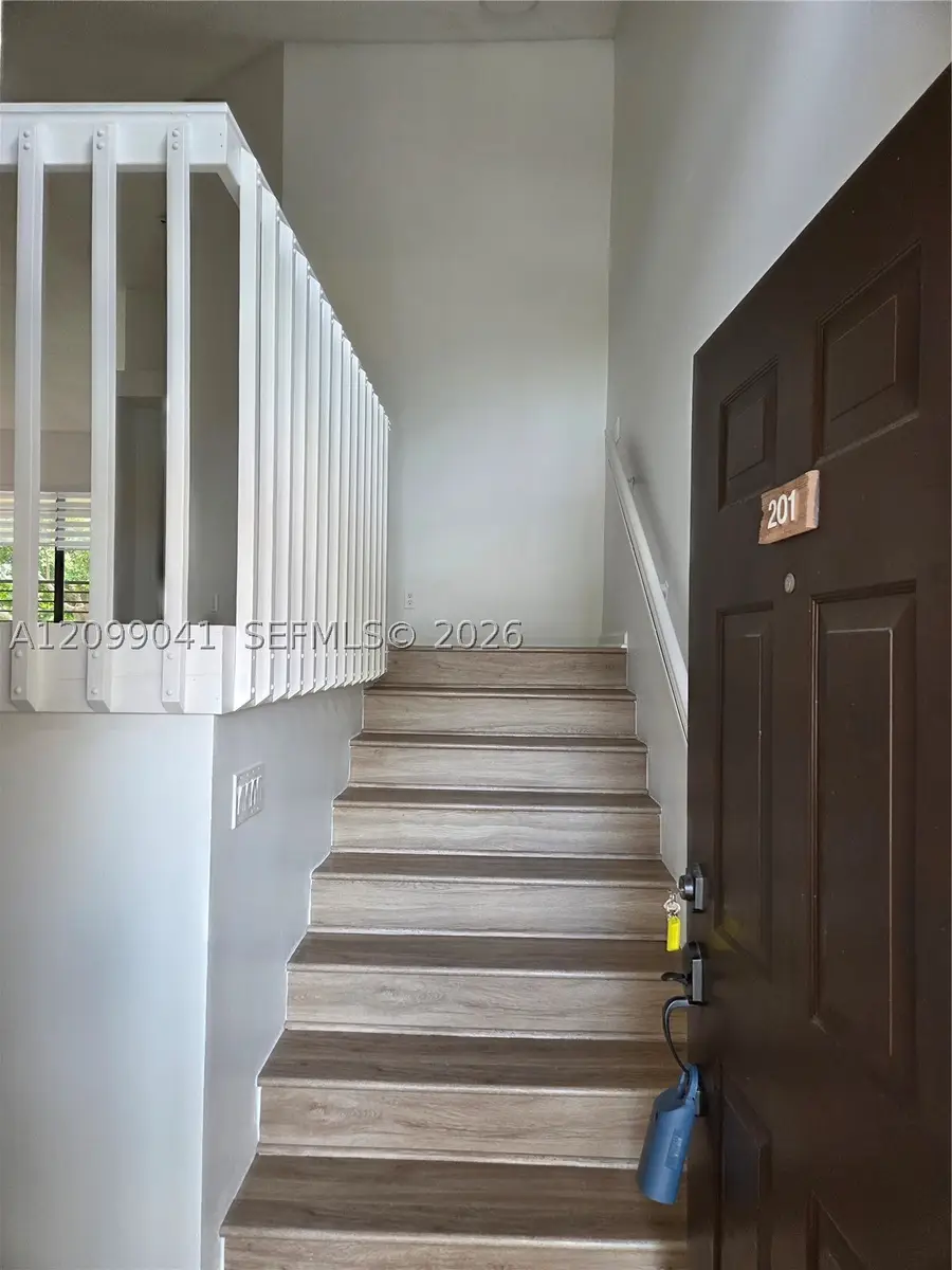 16 Via De Casas Sur #201, Boynton Beach, FL 33426 - #3