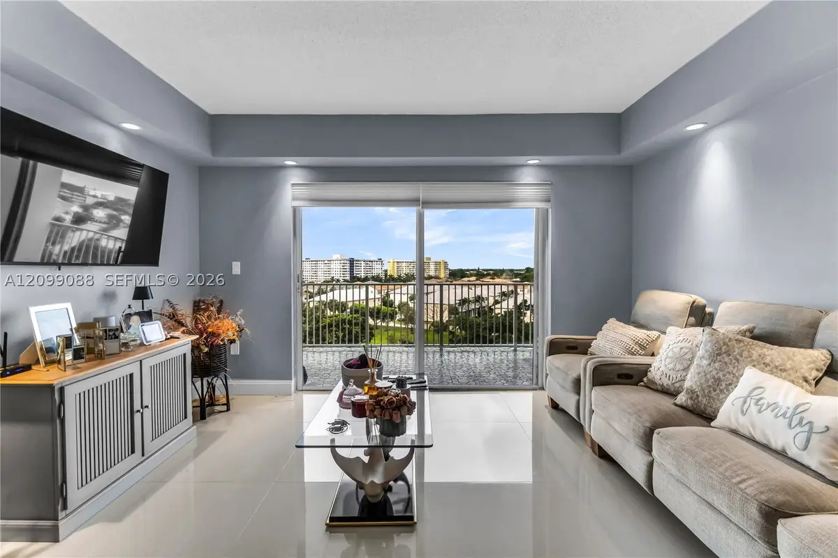 3850 Washington St #704, Hollywood, FL 33021 - #1