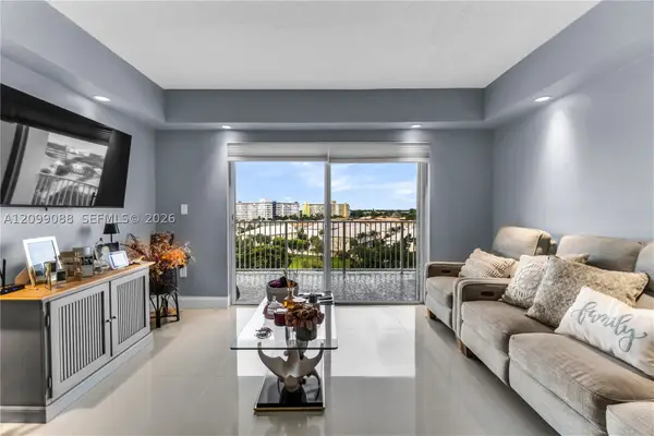 3850 Washington St #704, Hollywood, FL 33021