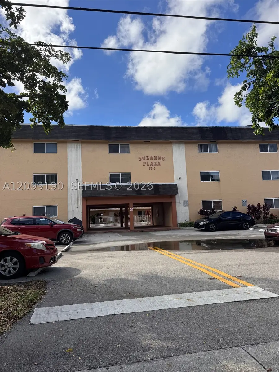 7910 Taft St #309, Pembroke Pines, FL 33024 - #2