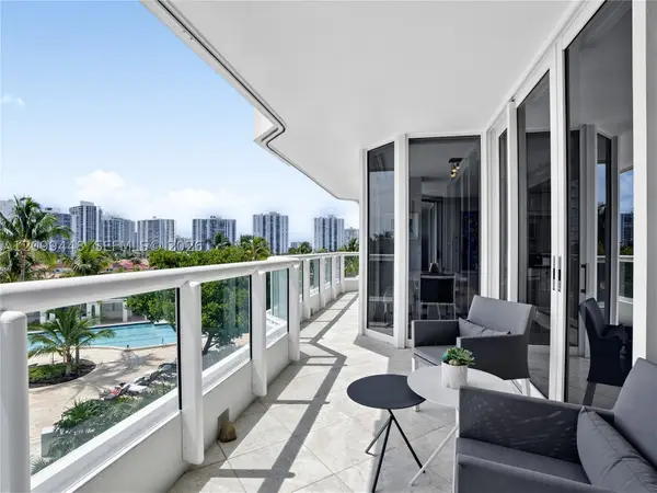 21055 Yacht Club Dr #710, Aventura, FL 33180