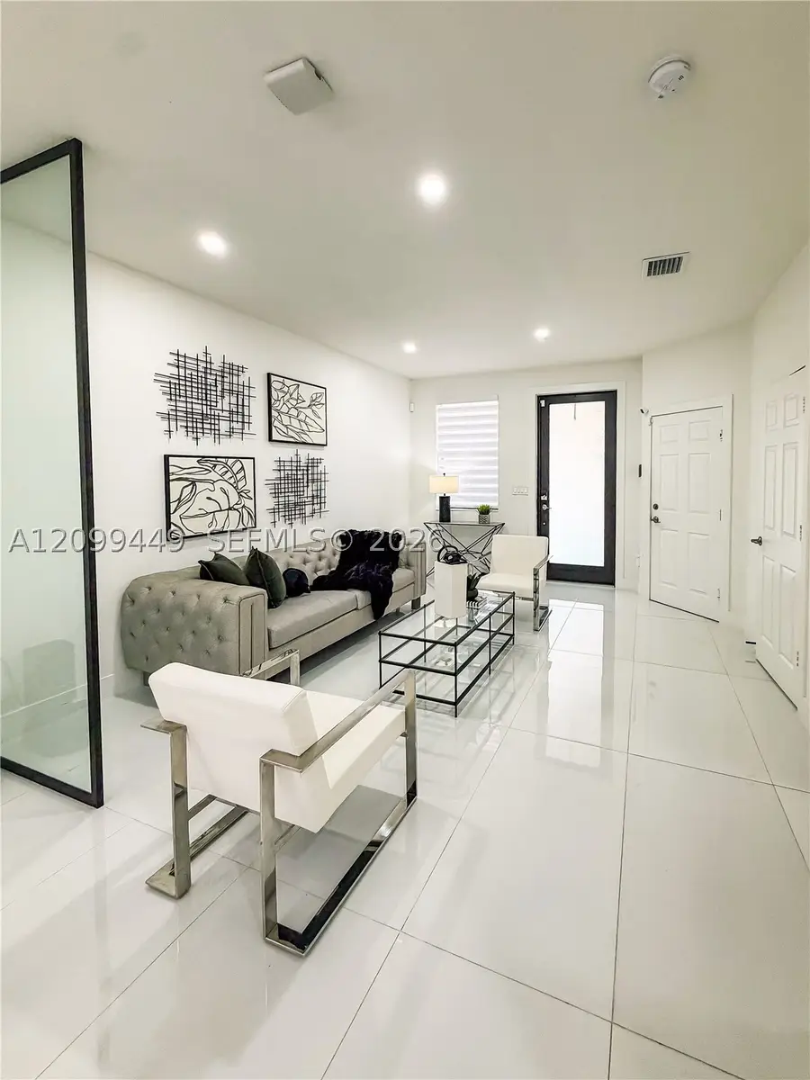 3418 W 108th St, Hialeah, FL 33018 - #2