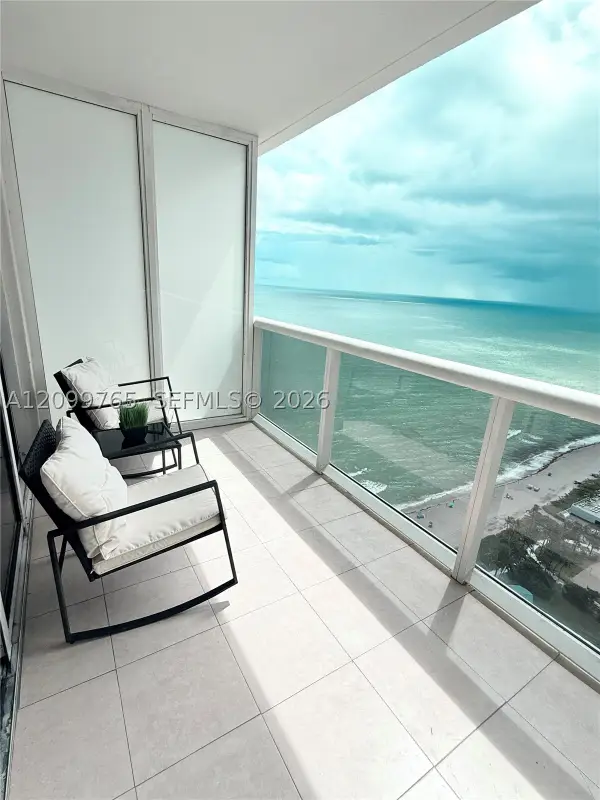 1830 S Ocean Dr #3705, Hallandale Beach, FL 33009