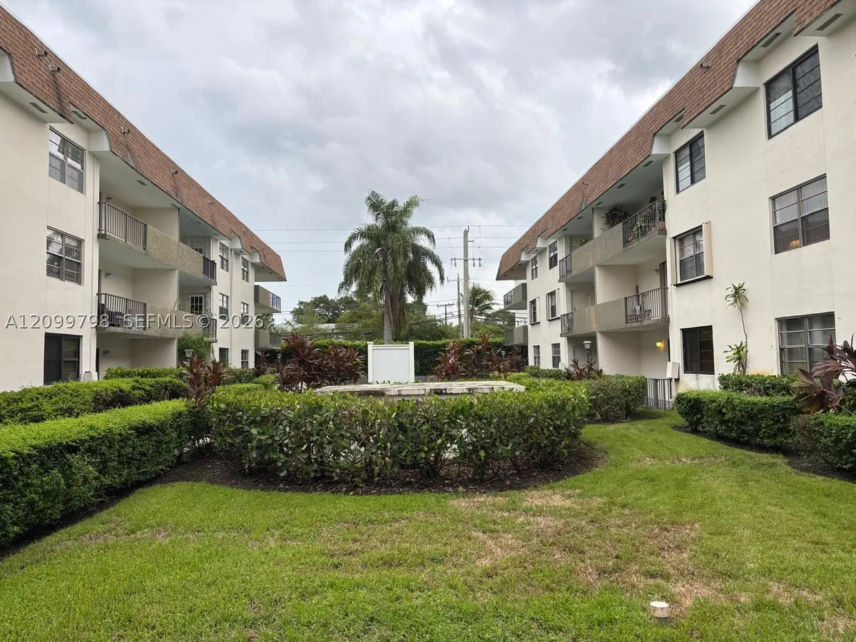 9022 NE 8th Ave #3R, Miami Shores, FL 33138 - #1