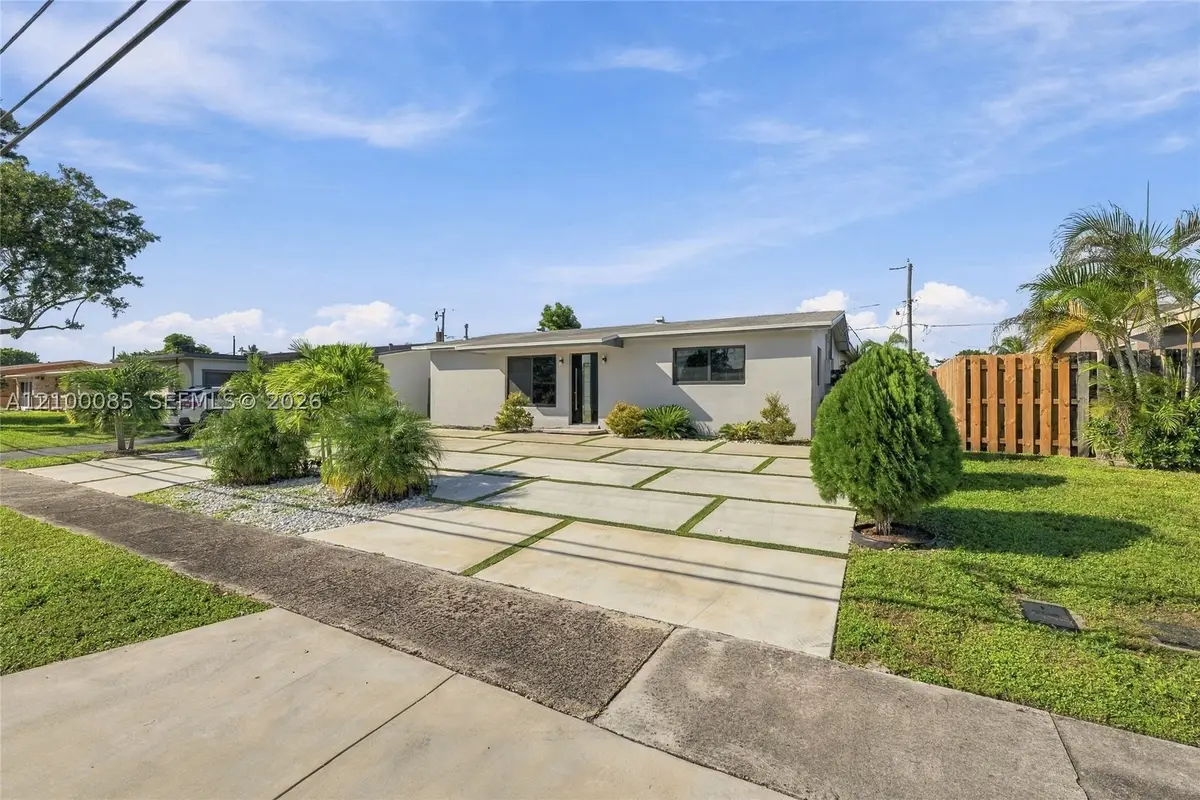 8921 NW 25th Ct, Sunrise, FL 33322 - #1