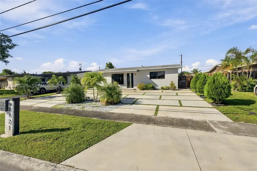 8921 NW 25th Ct, Sunrise, FL 33322 - #2