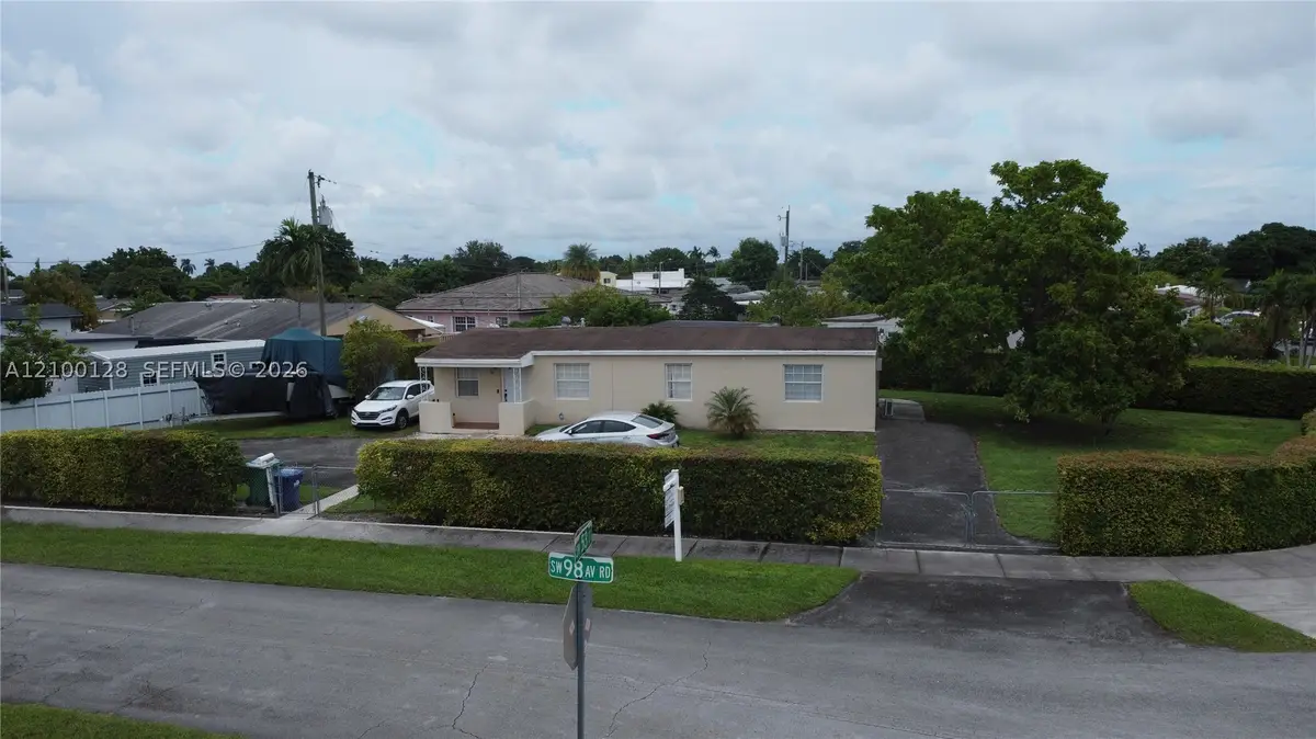 5241 SW 98th Ave Rd, Miami, FL 33165 - #1