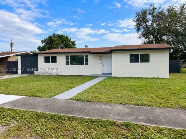 770 NW 179th St, Miami Gardens, FL 33169