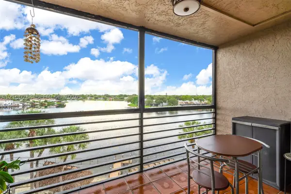 1100 Colony Point Cir #504, Pembroke Pines, FL 33026