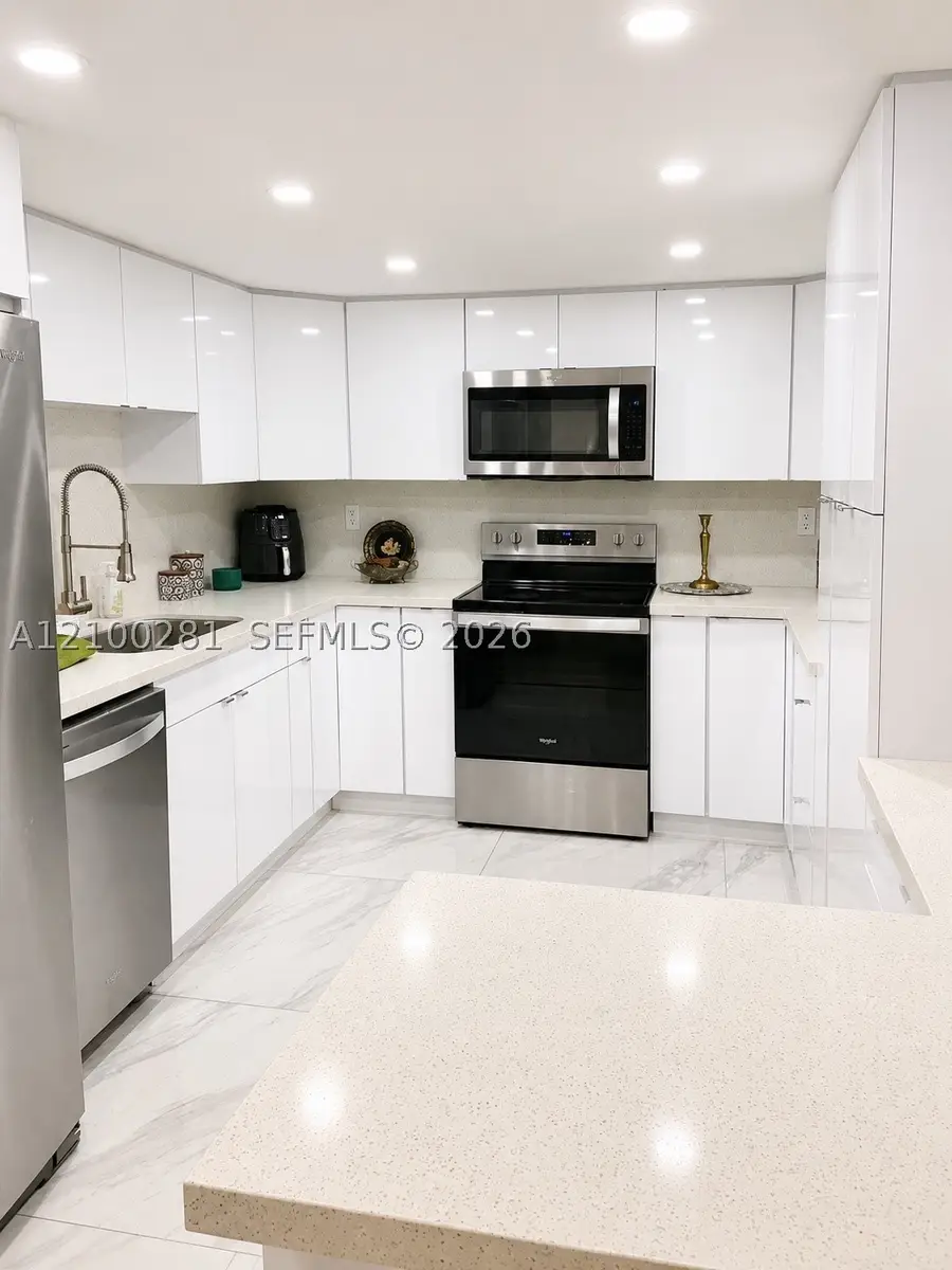 9735 NW 52nd St #305, Doral, FL 33178 - #2