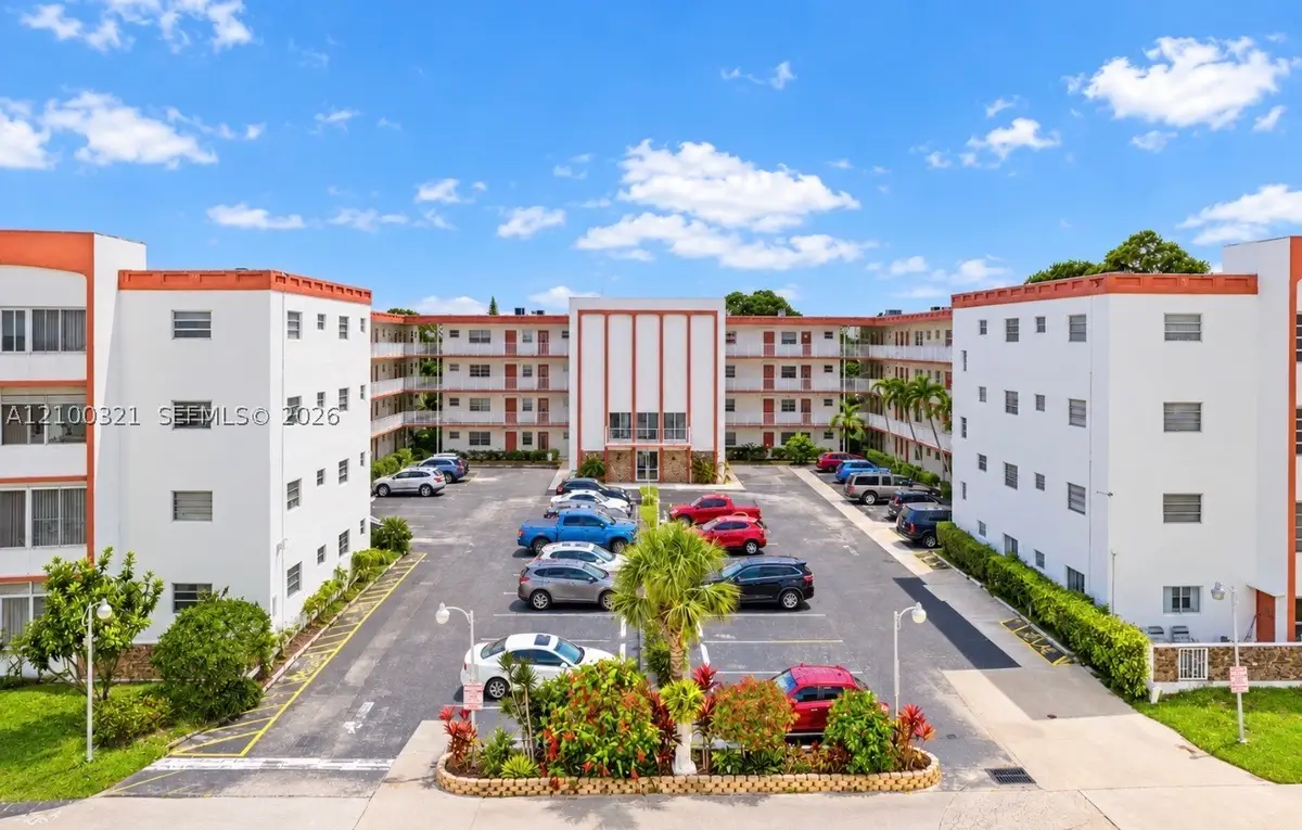 4000 NW 44th Ave #113, Lauderdale Lakes, FL 33319 - #1
