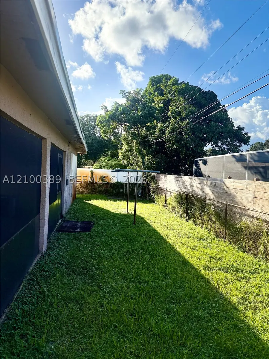 3851 SW 11th St, Fort Lauderdale, FL 33312 - #3