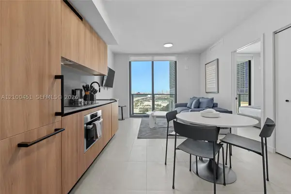 121 NE 5th St #1813, Miami, FL 33132