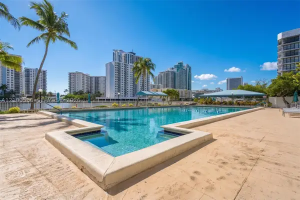 1000 Parkview Dr #627, Hallandale Beach, FL 33009