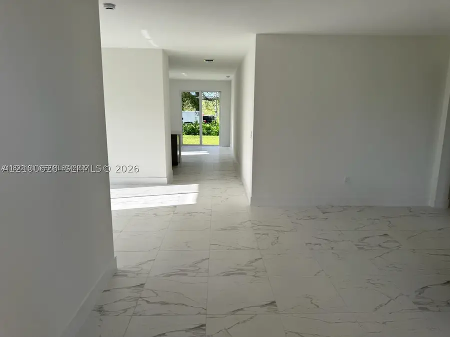 1828 NE 1st St, Homestead, FL 33033 - #2
